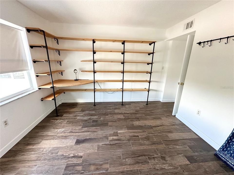 For Sale: $195,000 (2 beds, 2 baths, 900 Square Feet)