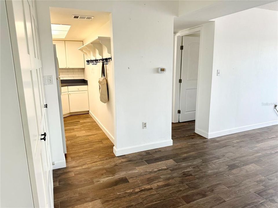 For Sale: $195,000 (2 beds, 2 baths, 900 Square Feet)