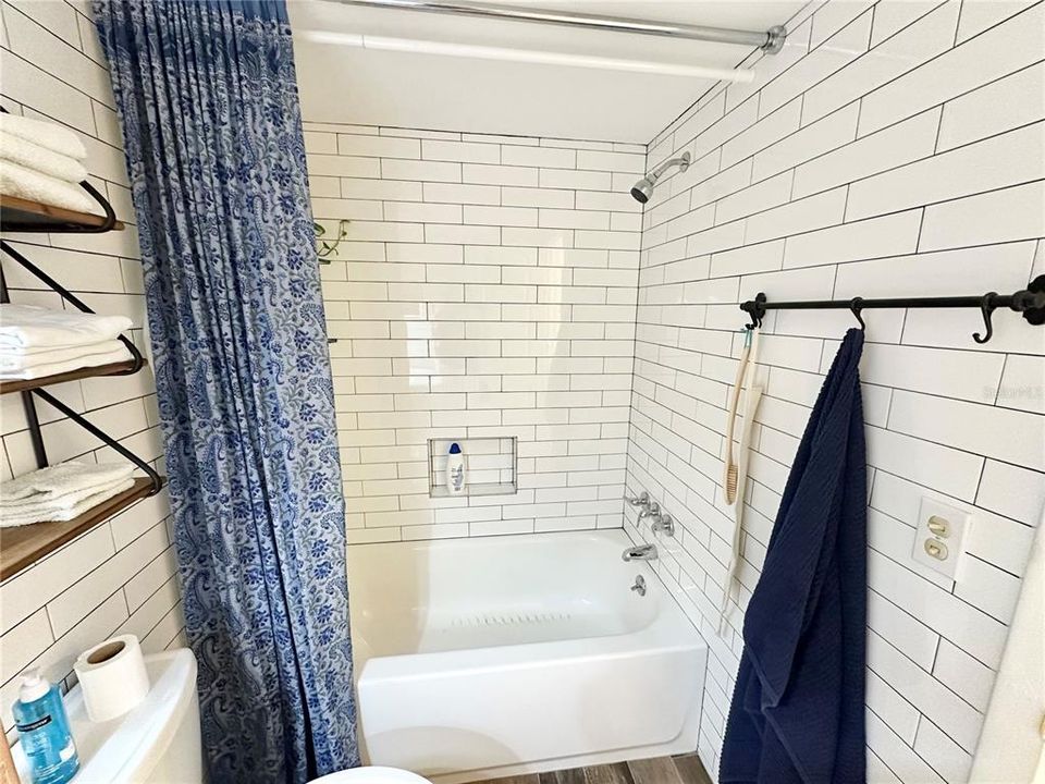 For Sale: $195,000 (2 beds, 2 baths, 900 Square Feet)