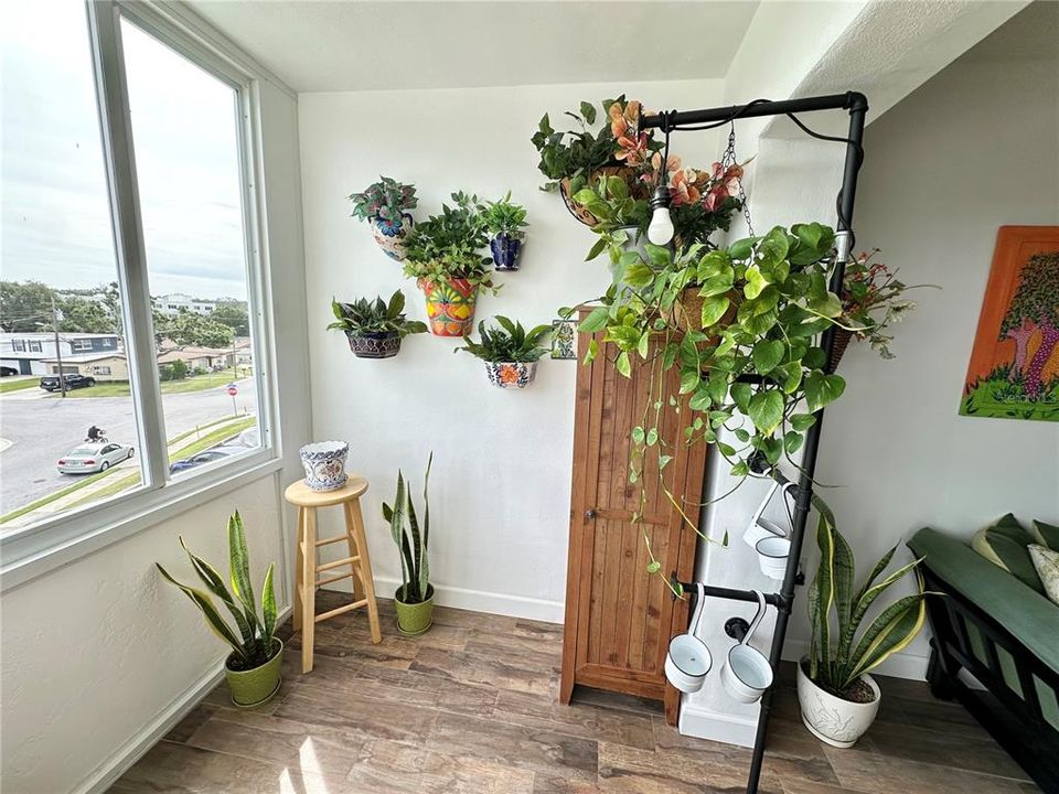 For Sale: $195,000 (2 beds, 2 baths, 900 Square Feet)