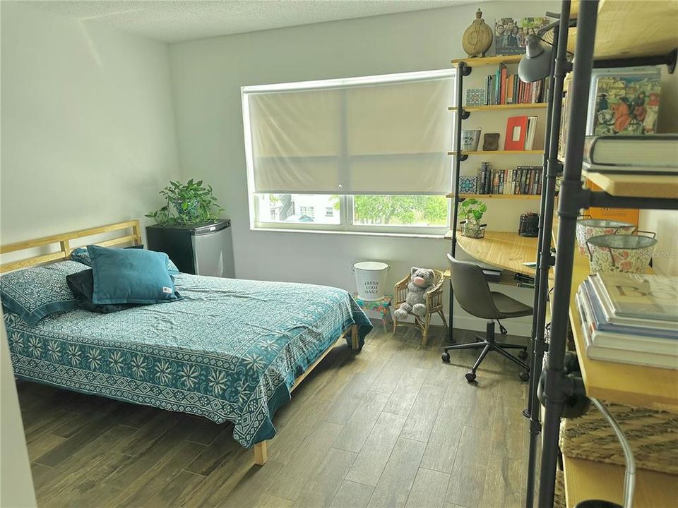 For Sale: $195,000 (2 beds, 2 baths, 900 Square Feet)