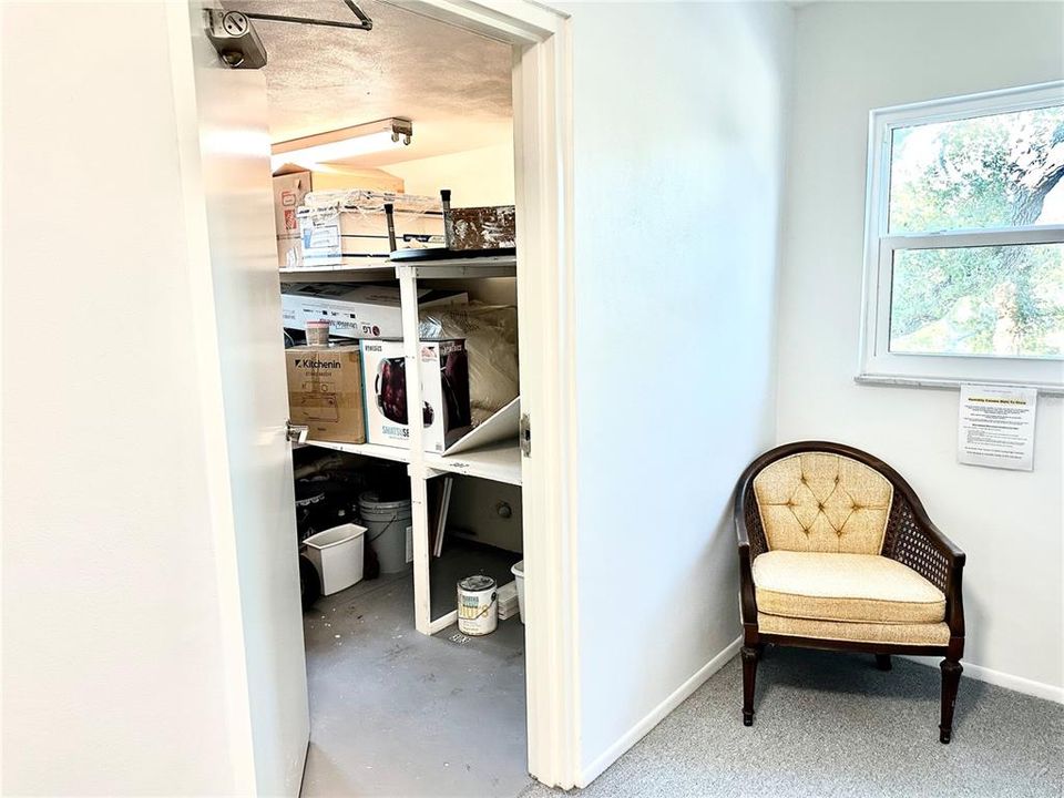 For Sale: $195,000 (2 beds, 2 baths, 900 Square Feet)