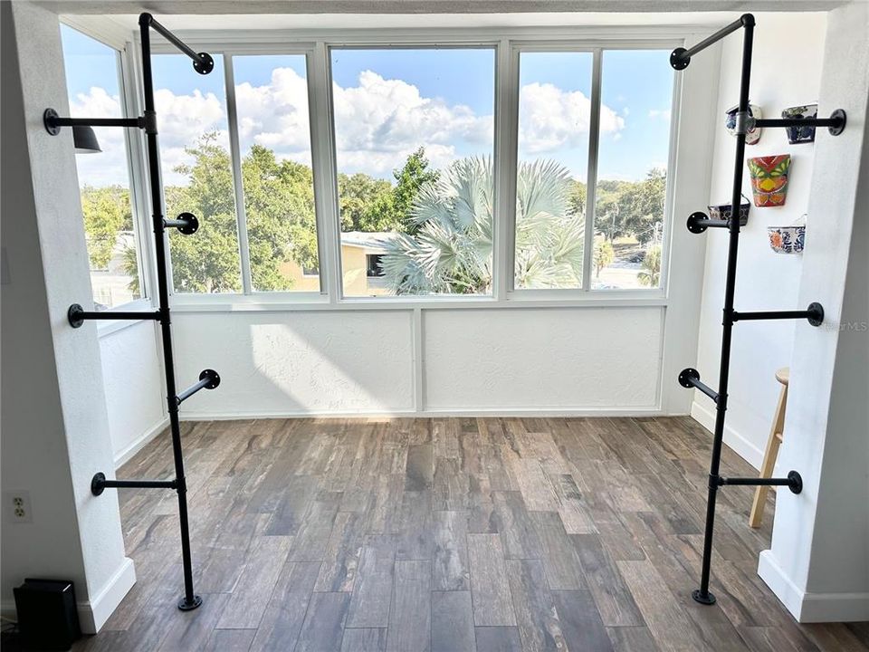 For Sale: $195,000 (2 beds, 2 baths, 900 Square Feet)