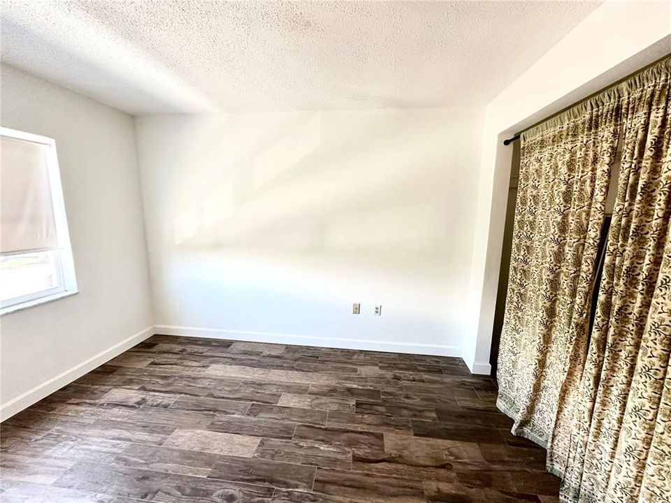 For Sale: $195,000 (2 beds, 2 baths, 900 Square Feet)