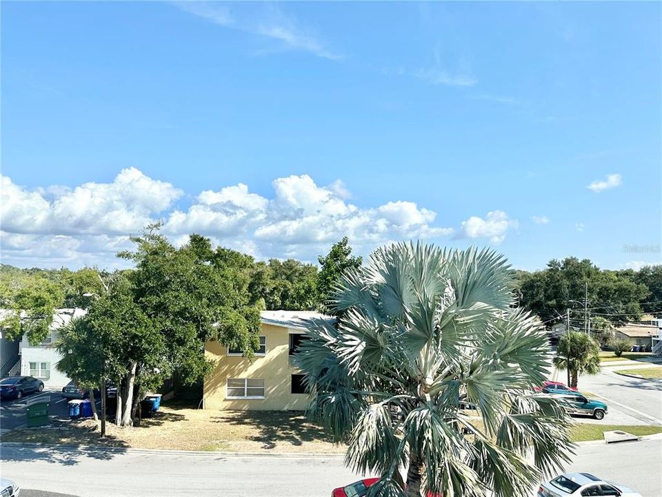 For Sale: $195,000 (2 beds, 2 baths, 900 Square Feet)