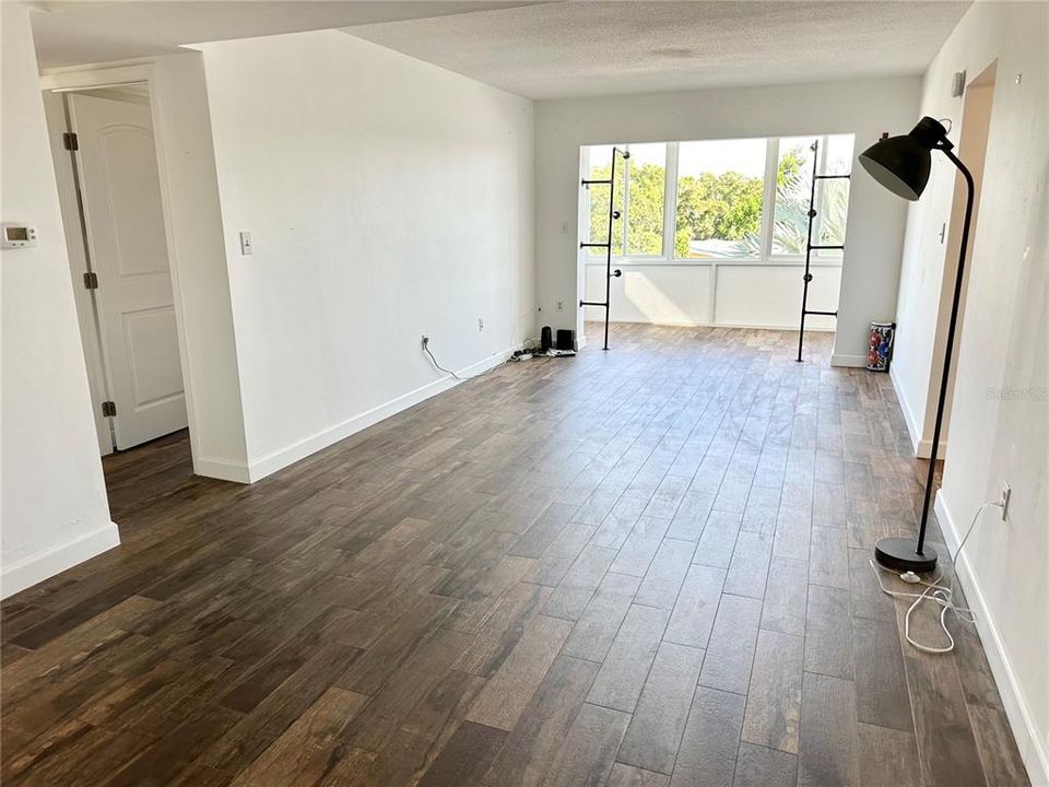 For Sale: $195,000 (2 beds, 2 baths, 900 Square Feet)