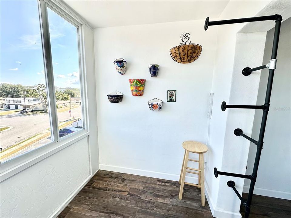 For Sale: $195,000 (2 beds, 2 baths, 900 Square Feet)