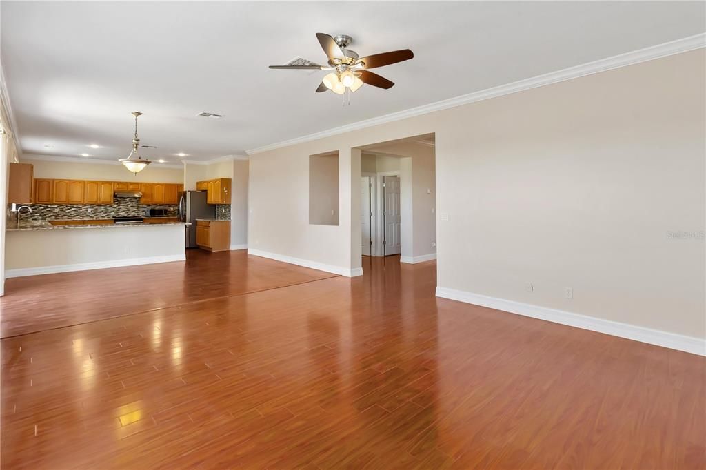 На продажу: $849,000 (5 спален, 3 ванн, 3566 Квадратных фут)