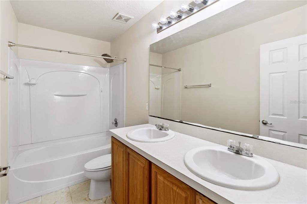 На продажу: $849,000 (5 спален, 3 ванн, 3566 Квадратных фут)