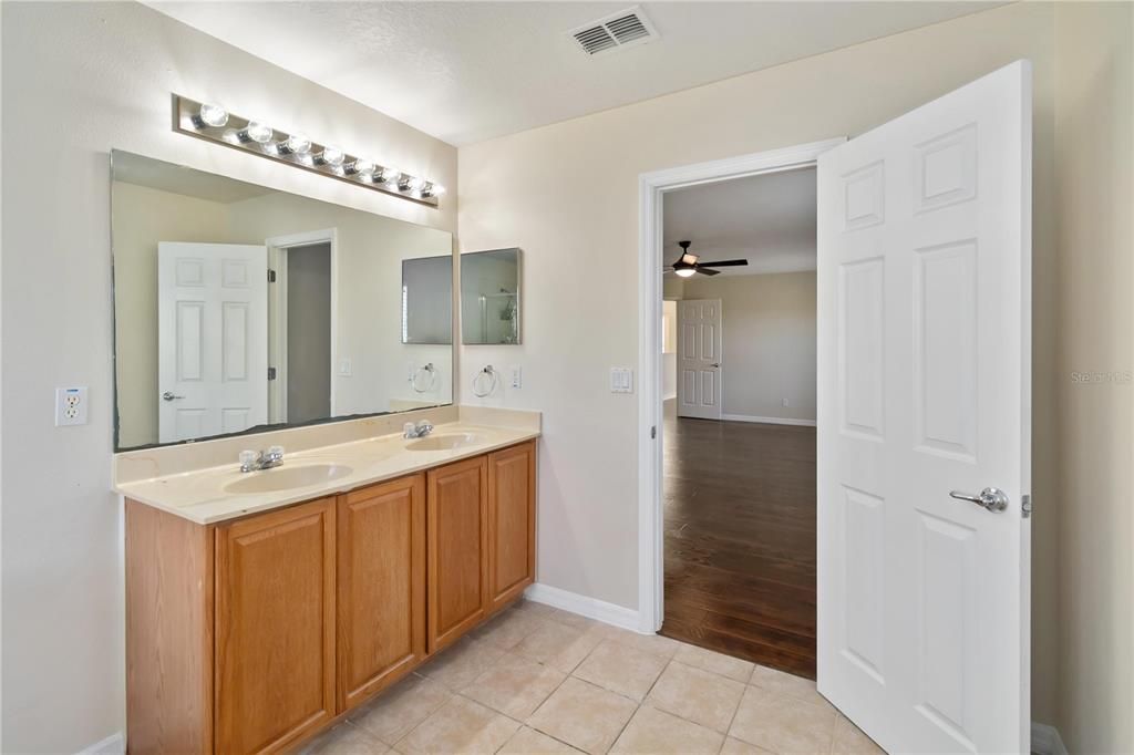 На продажу: $849,000 (5 спален, 3 ванн, 3566 Квадратных фут)