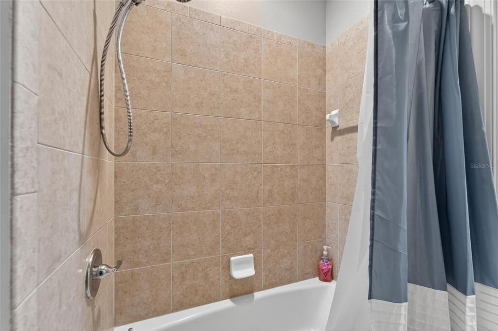 На продажу: $389,000 (3 спален, 2 ванн, 2450 Квадратных фут)