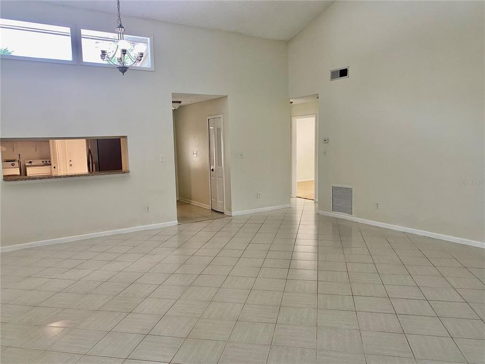 For Sale: $319,000 (3 beds, 2 baths, 1541 Square Feet)