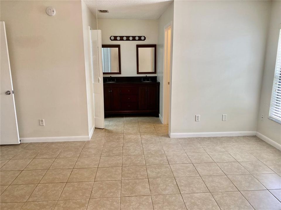For Sale: $319,000 (3 beds, 2 baths, 1541 Square Feet)