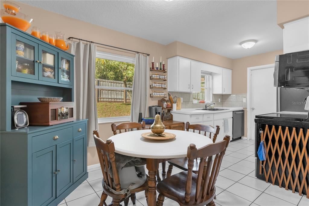 待售: $290,000 (3 贝兹, 2 浴室, 1000 平方英尺)