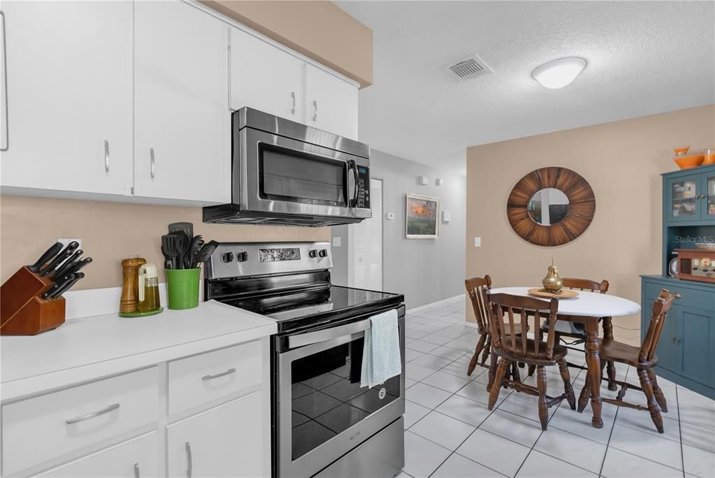 待售: $290,000 (3 贝兹, 2 浴室, 1000 平方英尺)