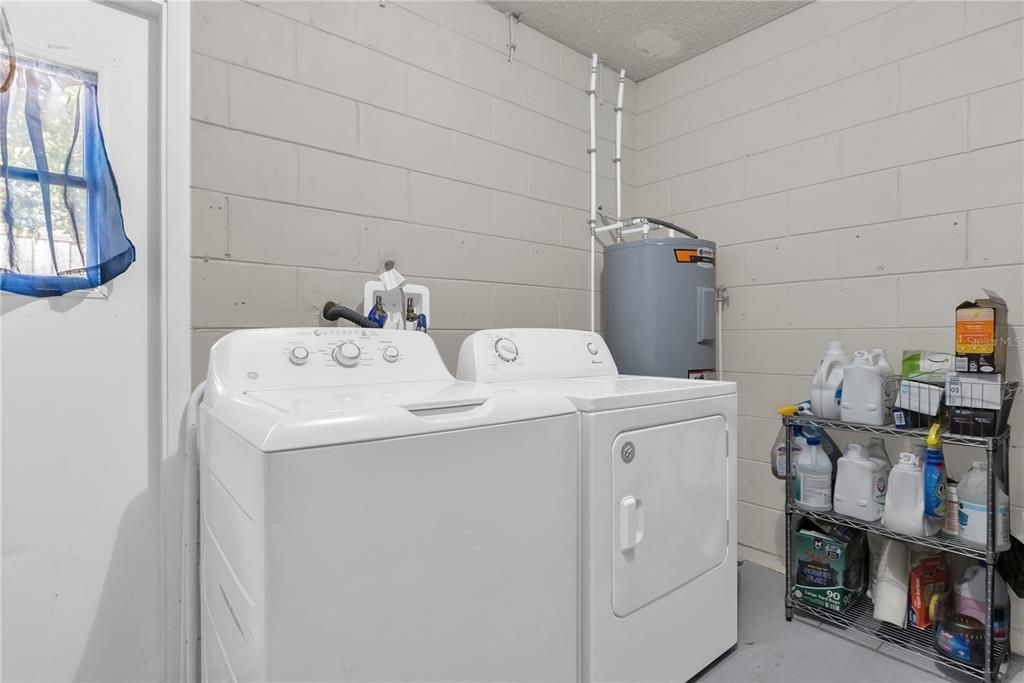 待售: $290,000 (3 贝兹, 2 浴室, 1000 平方英尺)