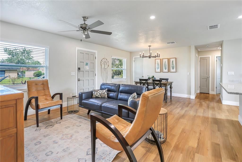 На продажу: $345,000 (3 спален, 2 ванн, 1225 Квадратных фут)