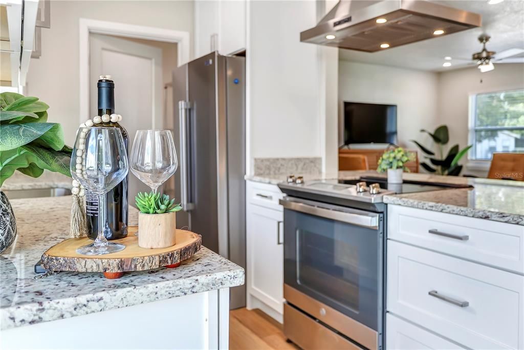 На продажу: $345,000 (3 спален, 2 ванн, 1225 Квадратных фут)