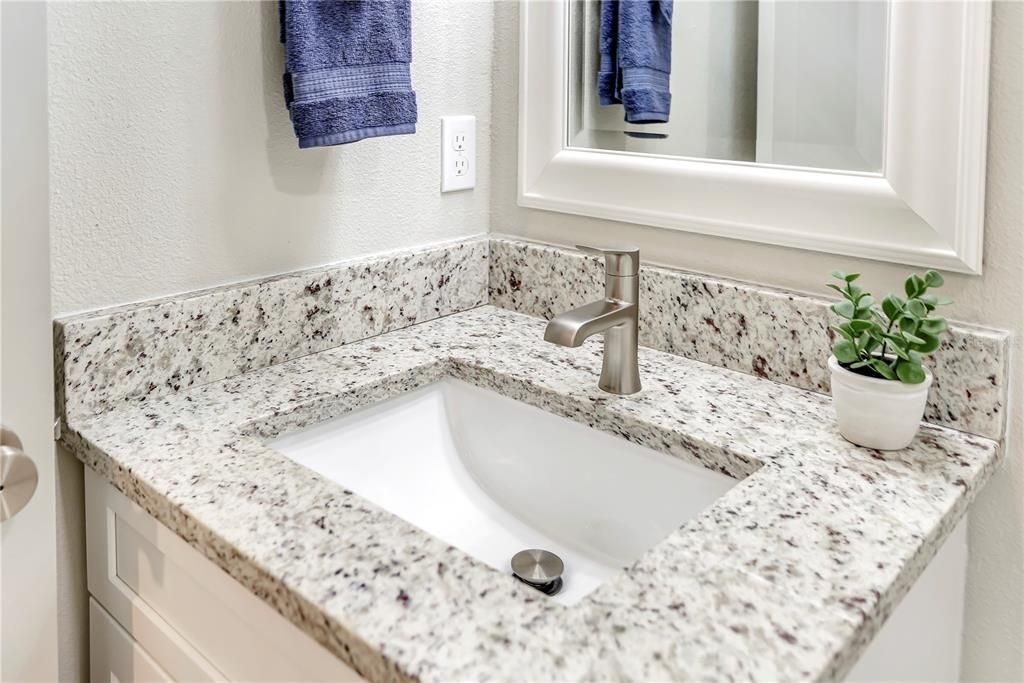 На продажу: $345,000 (3 спален, 2 ванн, 1225 Квадратных фут)