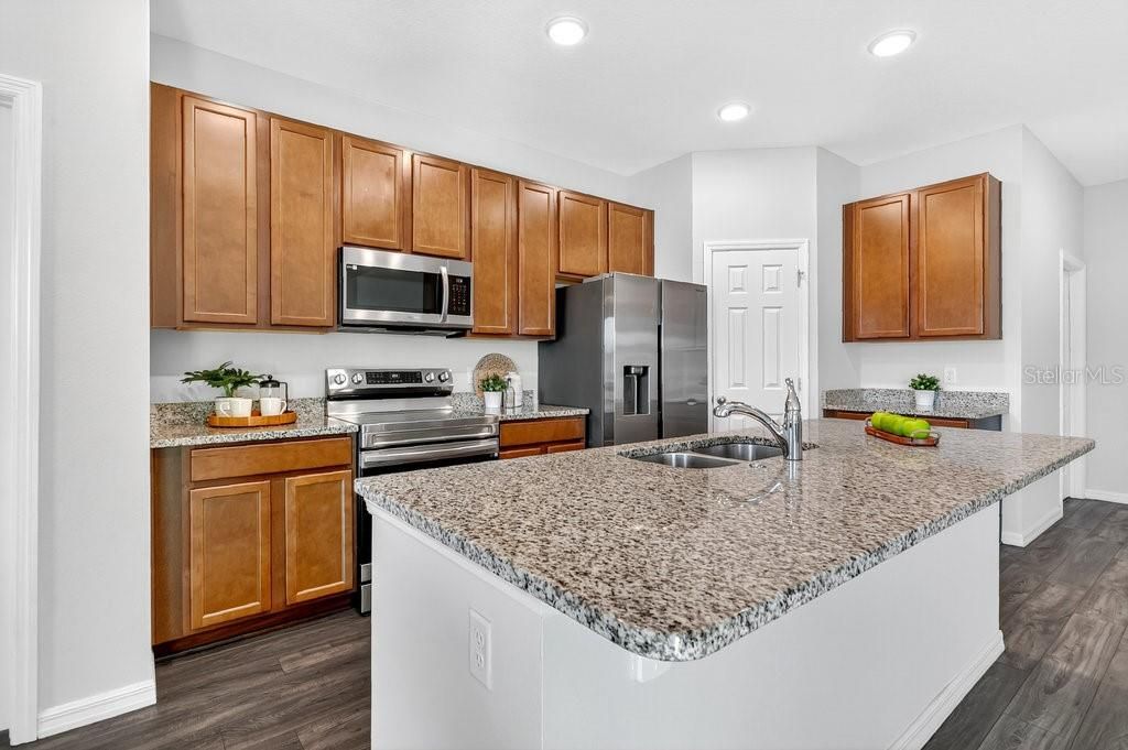 待售: $299,000 (3 贝兹, 2 浴室, 1607 平方英尺)