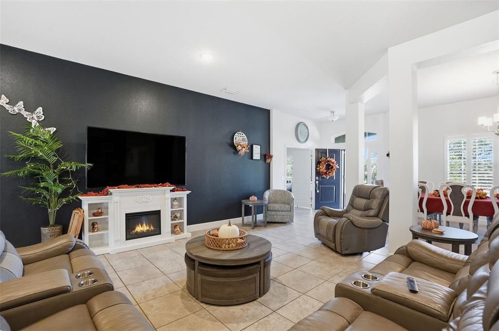 На продажу: $574,900 (4 спален, 3 ванн, 2555 Квадратных фут)