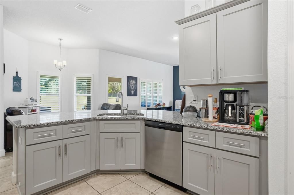 На продажу: $574,900 (4 спален, 3 ванн, 2555 Квадратных фут)