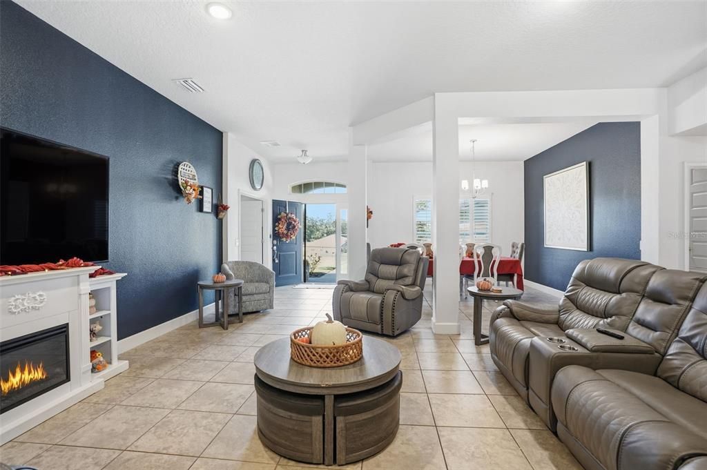 На продажу: $574,900 (4 спален, 3 ванн, 2555 Квадратных фут)