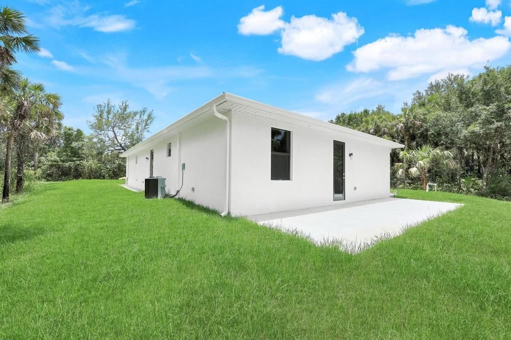 For Sale: $499,000 (4 beds, 4 baths, 1569 Square Feet)