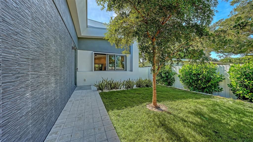 На продажу: $1,395,000 (3 спален, 2 ванн, 2332 Квадратных фут)