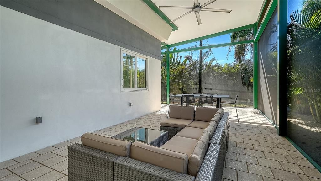 На продажу: $1,395,000 (3 спален, 2 ванн, 2332 Квадратных фут)