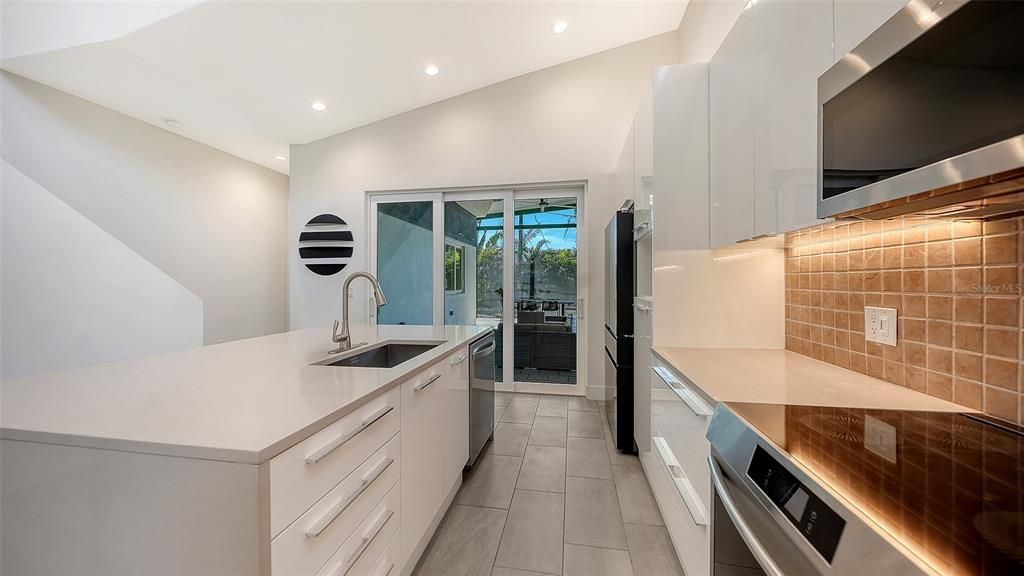 На продажу: $1,395,000 (3 спален, 2 ванн, 2332 Квадратных фут)