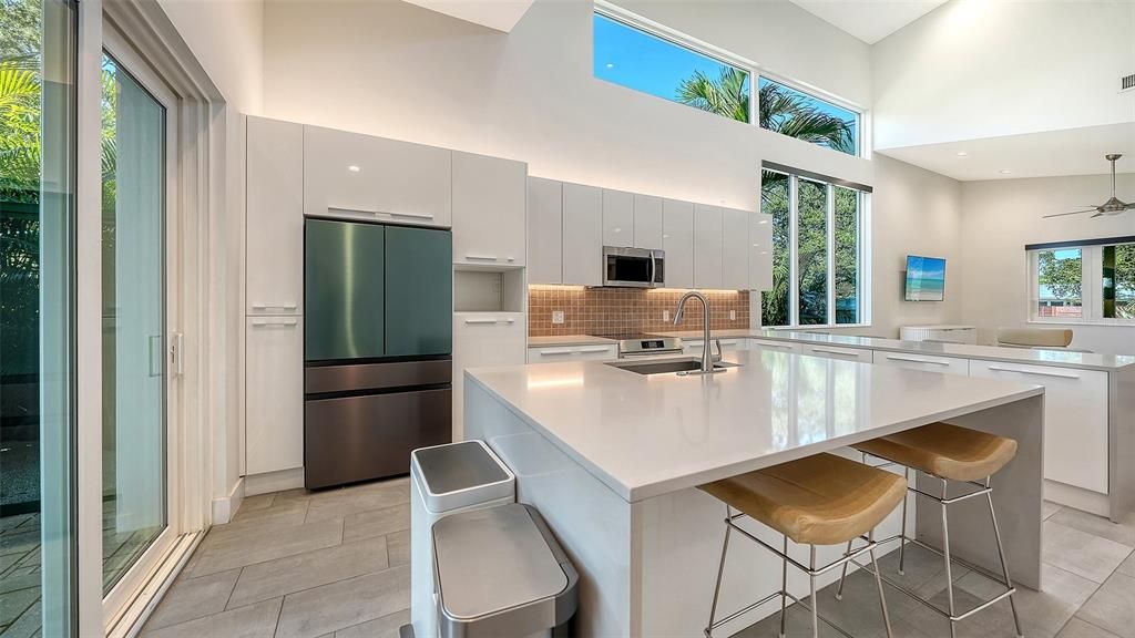 На продажу: $1,395,000 (3 спален, 2 ванн, 2332 Квадратных фут)