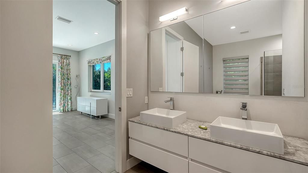 На продажу: $1,395,000 (3 спален, 2 ванн, 2332 Квадратных фут)