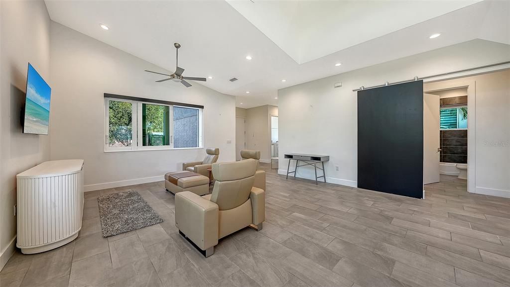 На продажу: $1,395,000 (3 спален, 2 ванн, 2332 Квадратных фут)