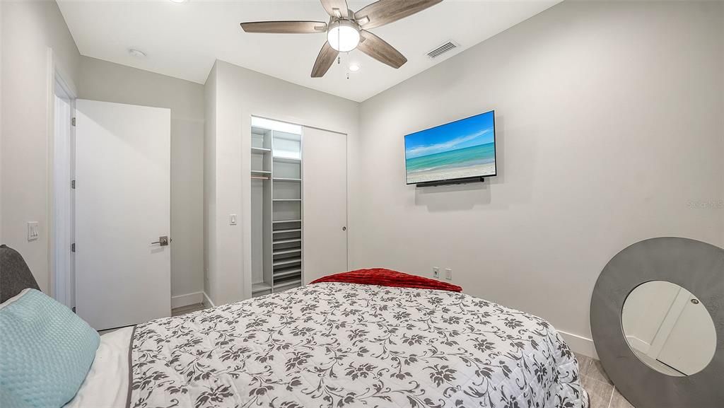 На продажу: $1,395,000 (3 спален, 2 ванн, 2332 Квадратных фут)