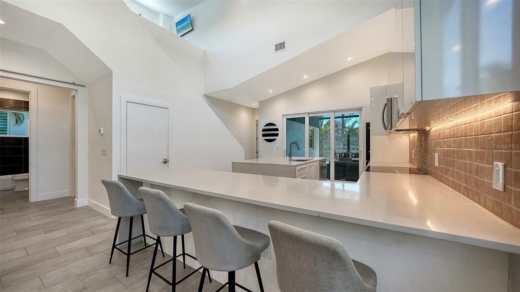 На продажу: $1,395,000 (3 спален, 2 ванн, 2332 Квадратных фут)