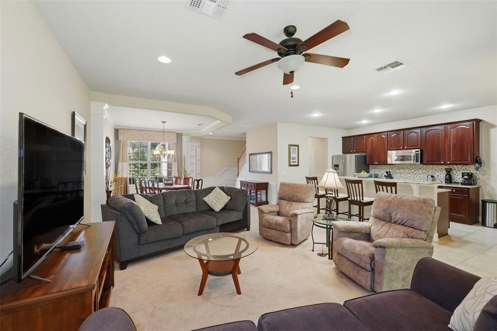 На продажу: $369,000 (3 спален, 2 ванн, 2059 Квадратных фут)