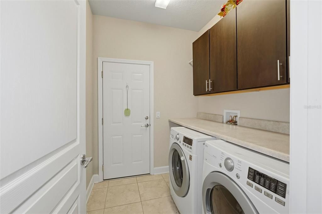 На продажу: $369,000 (3 спален, 2 ванн, 2059 Квадратных фут)