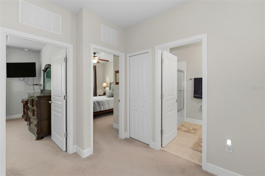 На продажу: $369,000 (3 спален, 2 ванн, 2059 Квадратных фут)