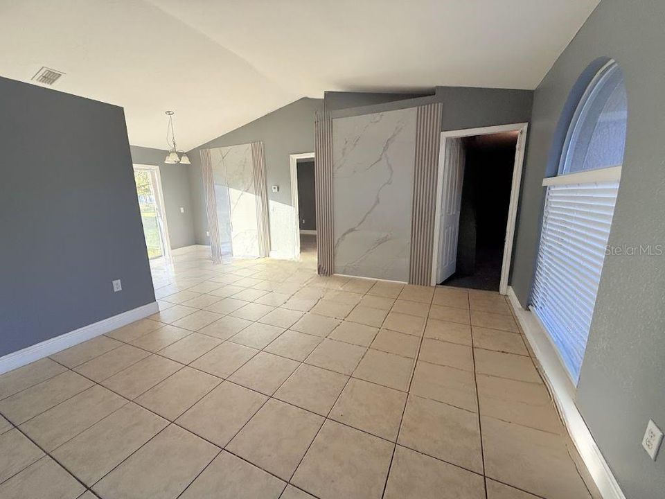 For Sale: $259,990 (3 beds, 2 baths, 1000 Square Feet)