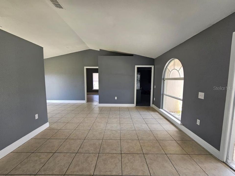 For Sale: $259,990 (3 beds, 2 baths, 1000 Square Feet)