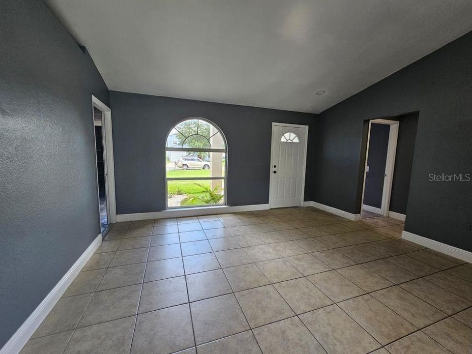 For Sale: $259,990 (3 beds, 2 baths, 1000 Square Feet)