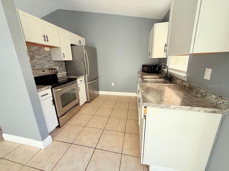 For Sale: $259,990 (3 beds, 2 baths, 1000 Square Feet)