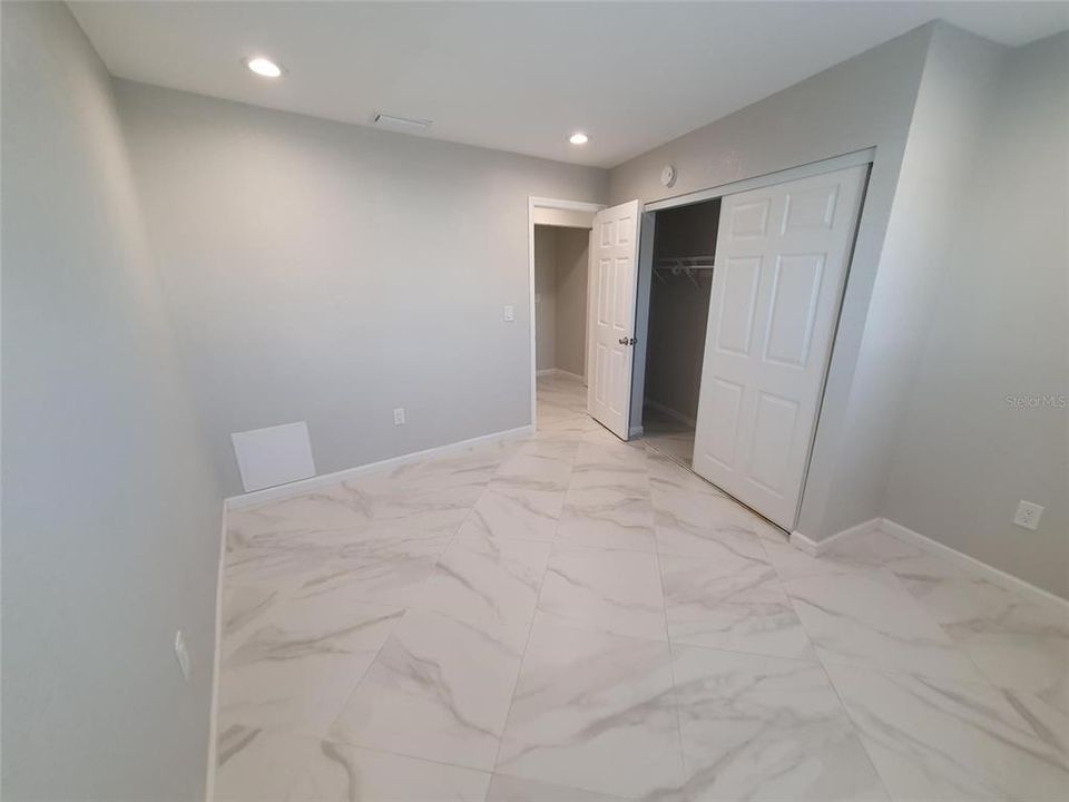 出租: $1,950 (2 贝兹, 2 浴室, 1000 平方英尺)