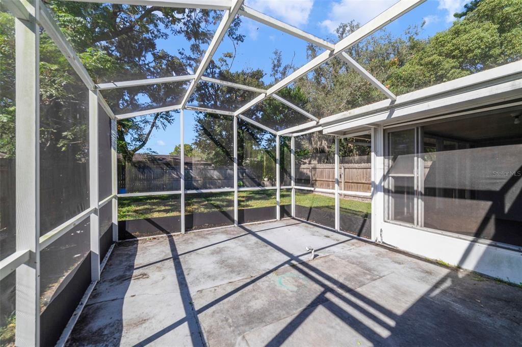 For Sale: $274,900 (2 beds, 2 baths, 1093 Square Feet)