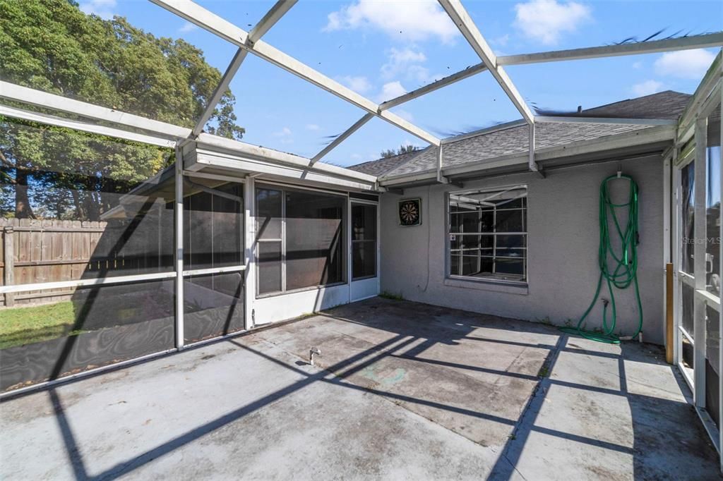 For Sale: $274,900 (2 beds, 2 baths, 1093 Square Feet)