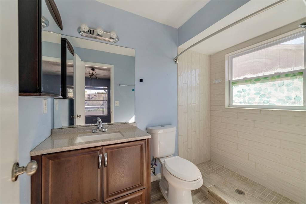 For Sale: $274,900 (2 beds, 2 baths, 1093 Square Feet)