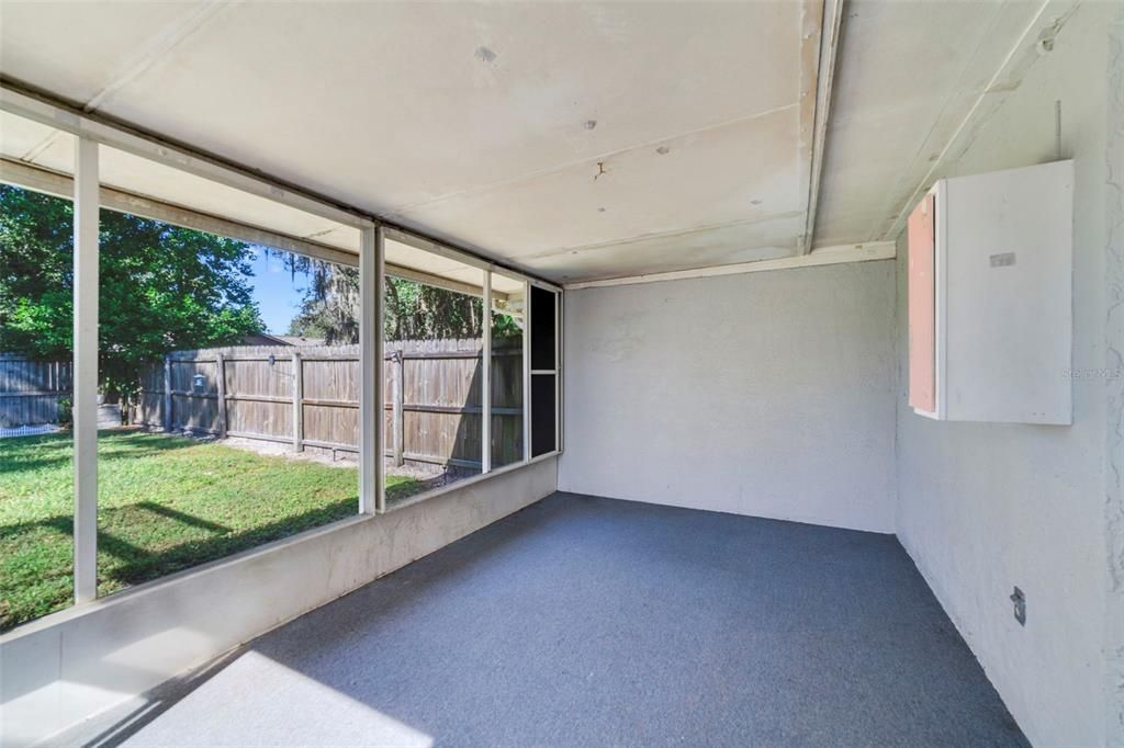 For Sale: $274,900 (2 beds, 2 baths, 1093 Square Feet)