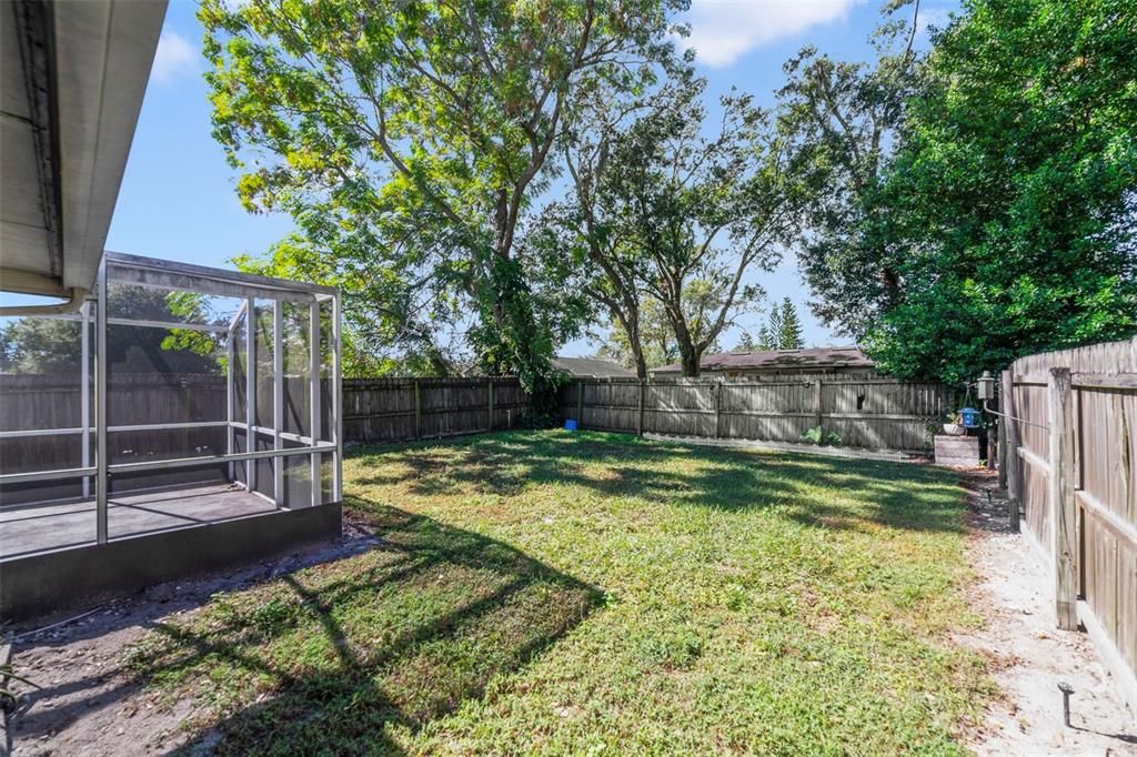 For Sale: $274,900 (2 beds, 2 baths, 1093 Square Feet)