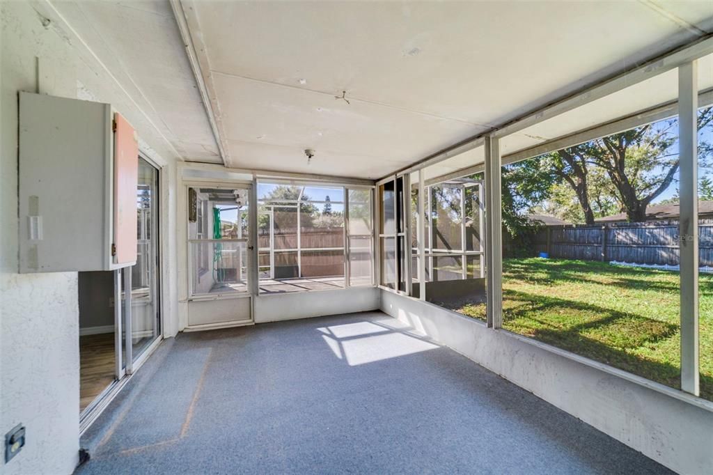 For Sale: $274,900 (2 beds, 2 baths, 1093 Square Feet)